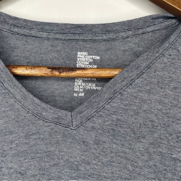 Lot of 2 Gray T-shirts Size Medium - Picture 6 of 6